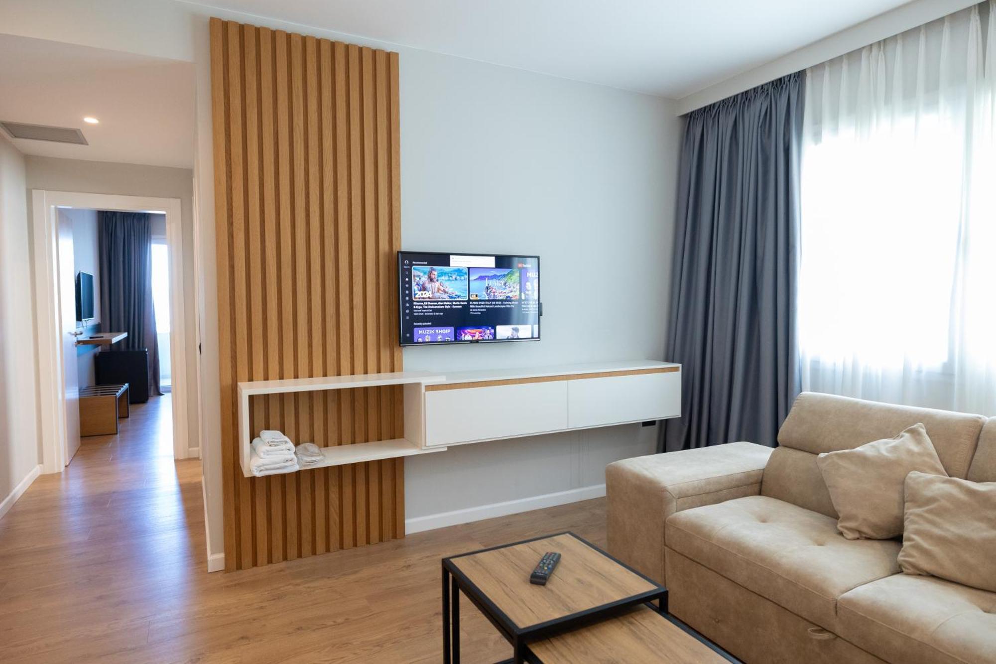 Duka Hotel Vlorë Eksteriør bilde