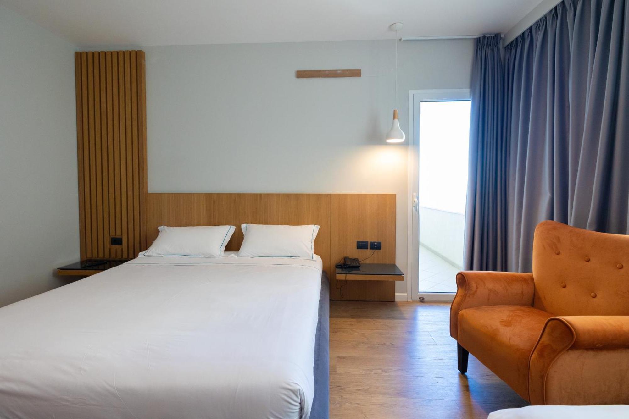Duka Hotel Vlorë Eksteriør bilde