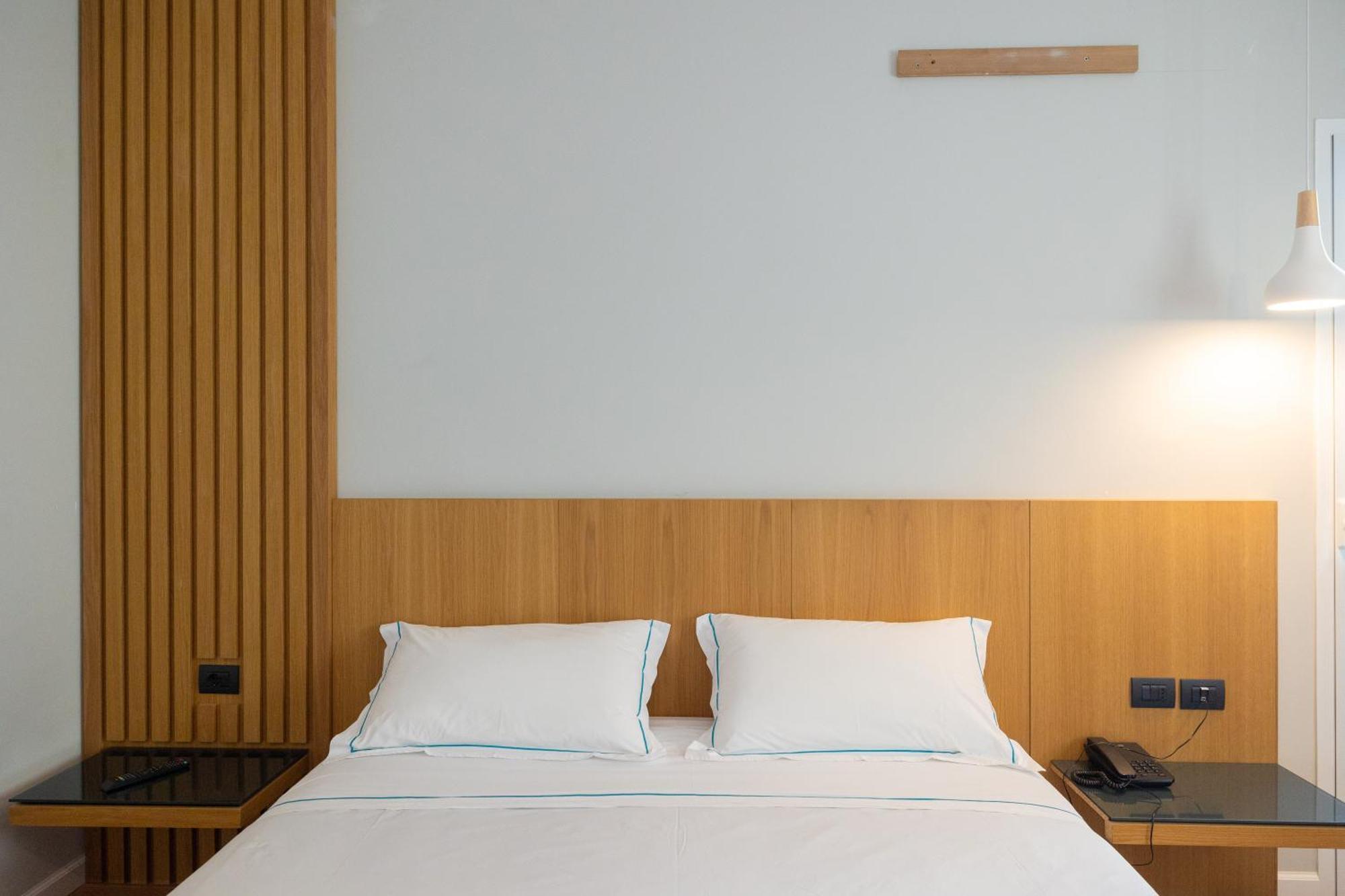 Duka Hotel Vlorë Eksteriør bilde